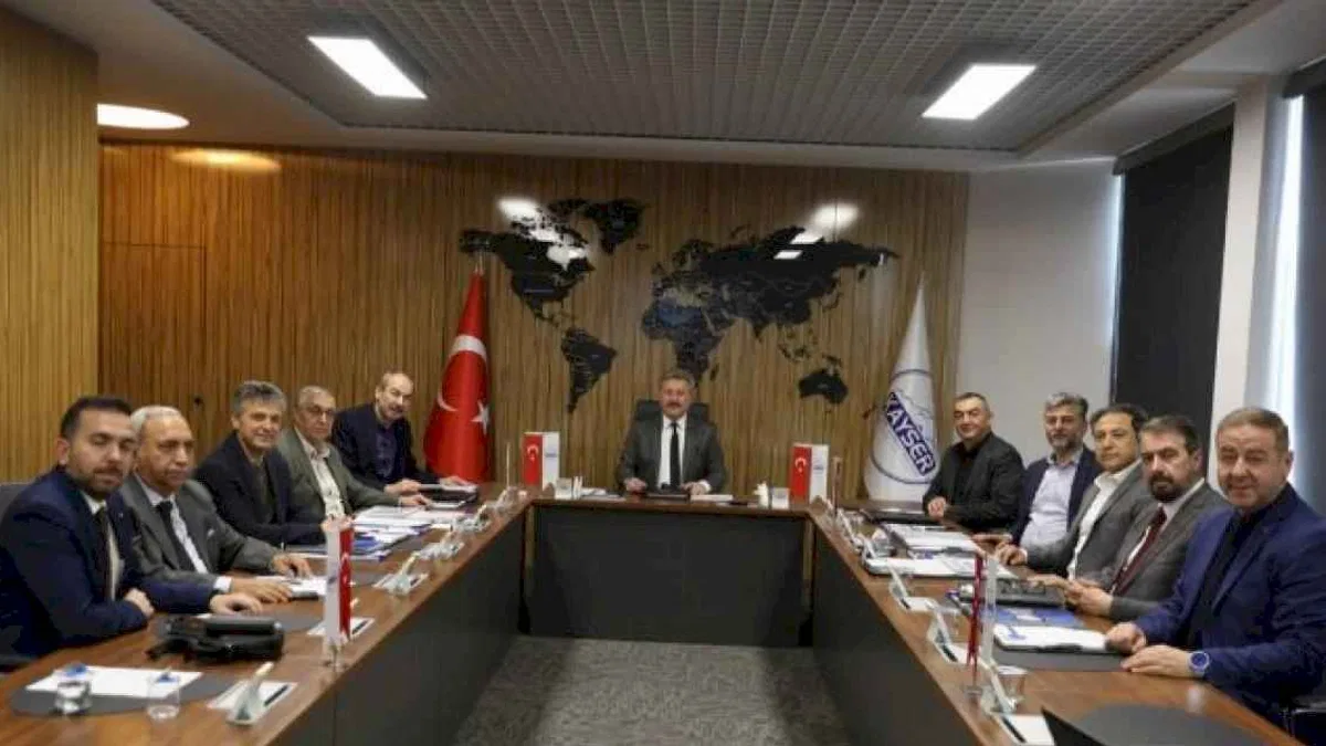 Serbest Bölge’de yeni yönetimin ilk toplantısını gerçekleştirildi