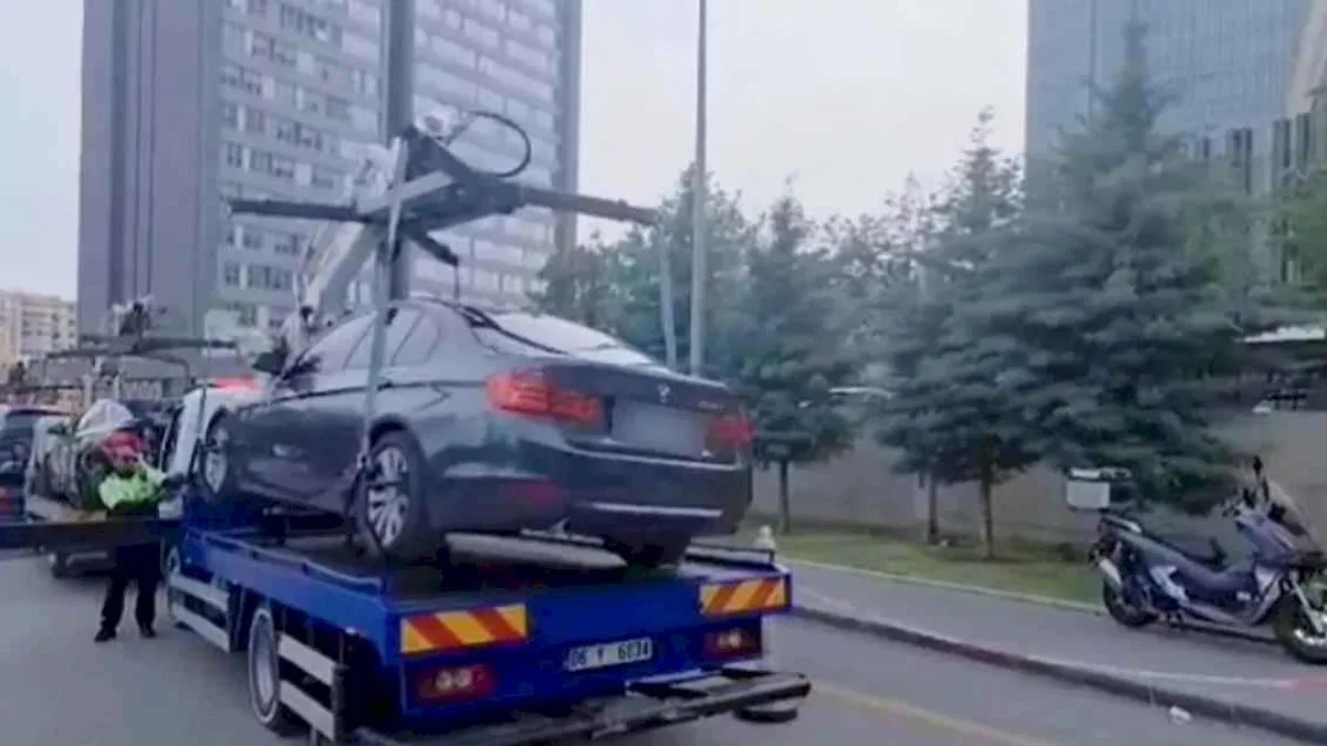 Ambulansa yol vermeyen konvoya ceza yağdı... Bakan Yerlikaya: Yeni kanun tasarısı yolda