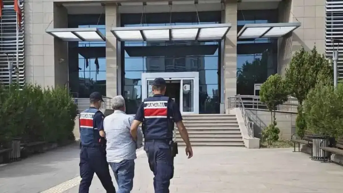 Adıyaman'da uyuşturucu operasyonları... 10 yıl hapis cezalı şüpheli yakalandı