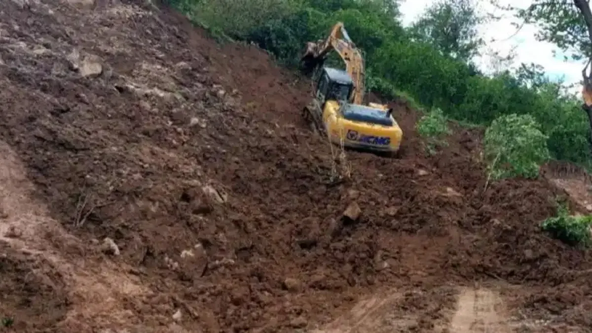 Ordu’da yoğun yağış sonrası heyelan mesaisi