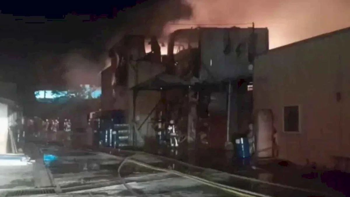 İstanbul Çekmeköy’de sünger fabrikası yandı