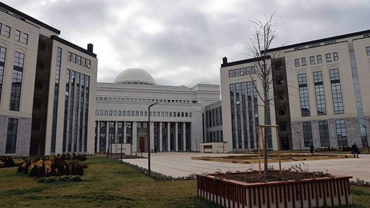Yargıtay, terör örgütü elebaşı lehine slogan atan sanığa verilen beraati bozdu