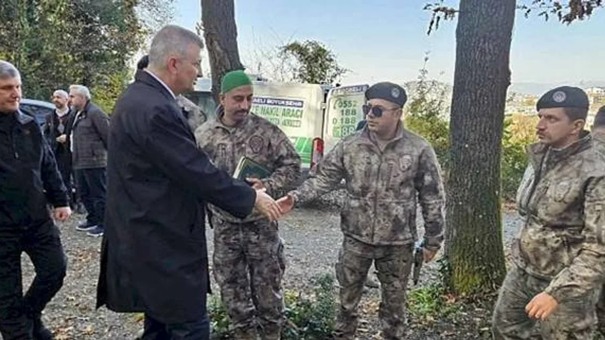 Yüksekova Şehidi Mustafa Yavaş Gölcük'te Kabri Başında Dualarla Anıldı