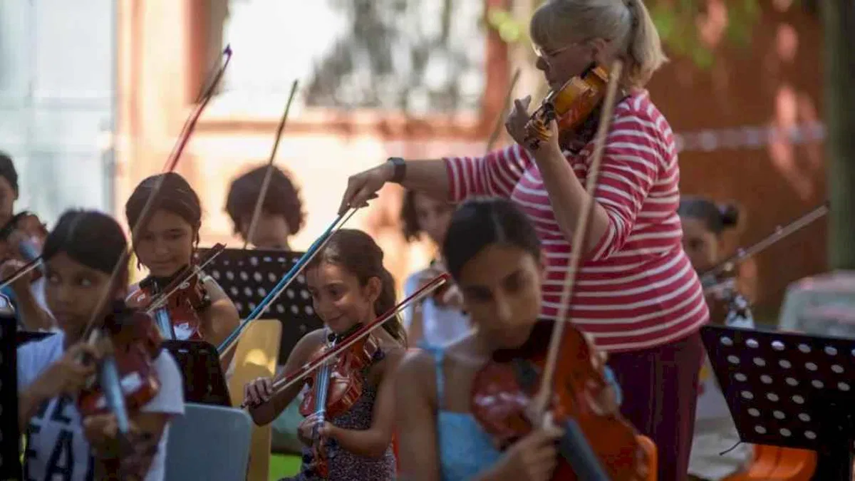 Adalar Çocuk ve Gençlik Orkestrası'ndan uluslararası ilk müzik okulu