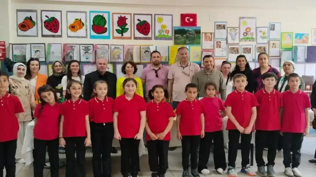 Artvin'de ilkokul öğrencilerince hazırlanan sergi büyük ilgi gördü