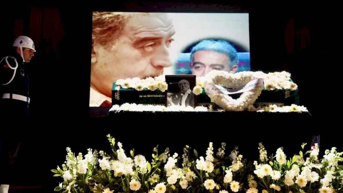 Her kuşağın sanatçısı Edip Akbayram'a son görev