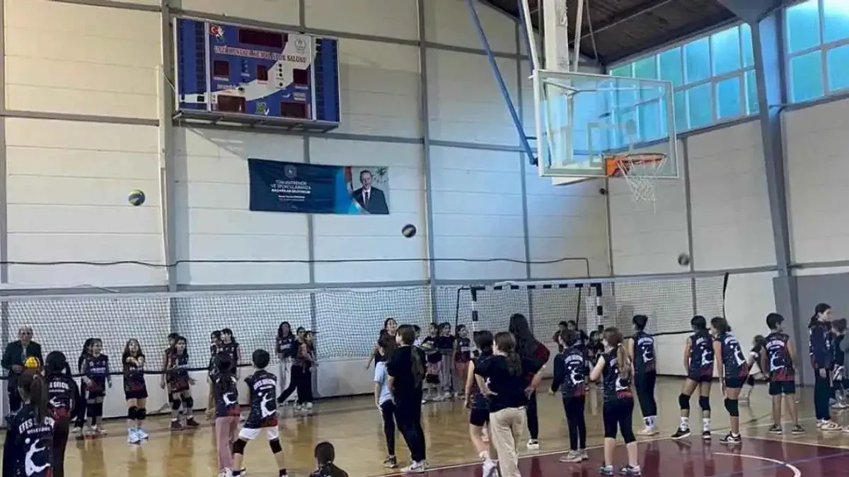 Çocuklar kışı sporla geçiriyor