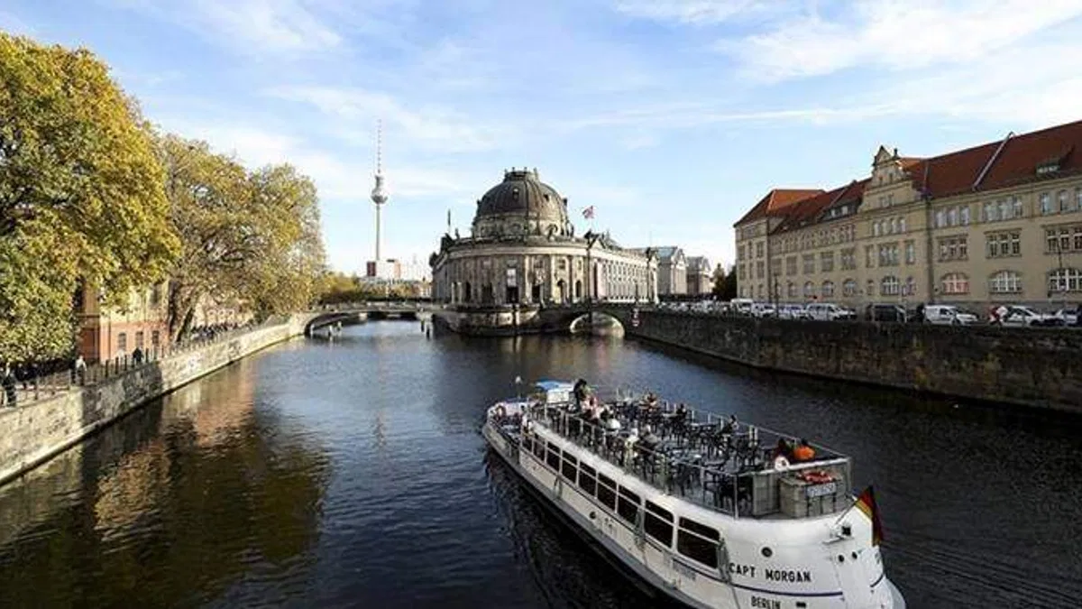 Berlin'deki Müzeler Adası her yıl milyonlarca turisti ağırlıyor