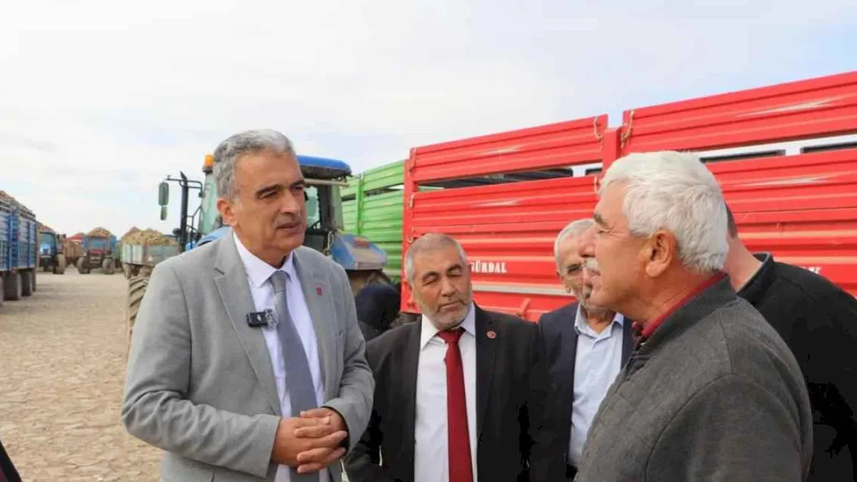 Konya’da Demirel çiftçilerin sorunlarını dinledi