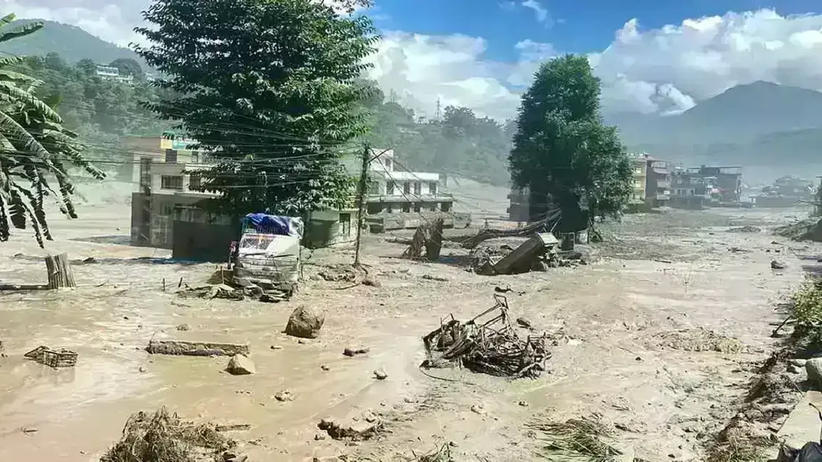 Nepal-Çin sınırında büyük sel! Rasuwa’da yıkım büyüyor