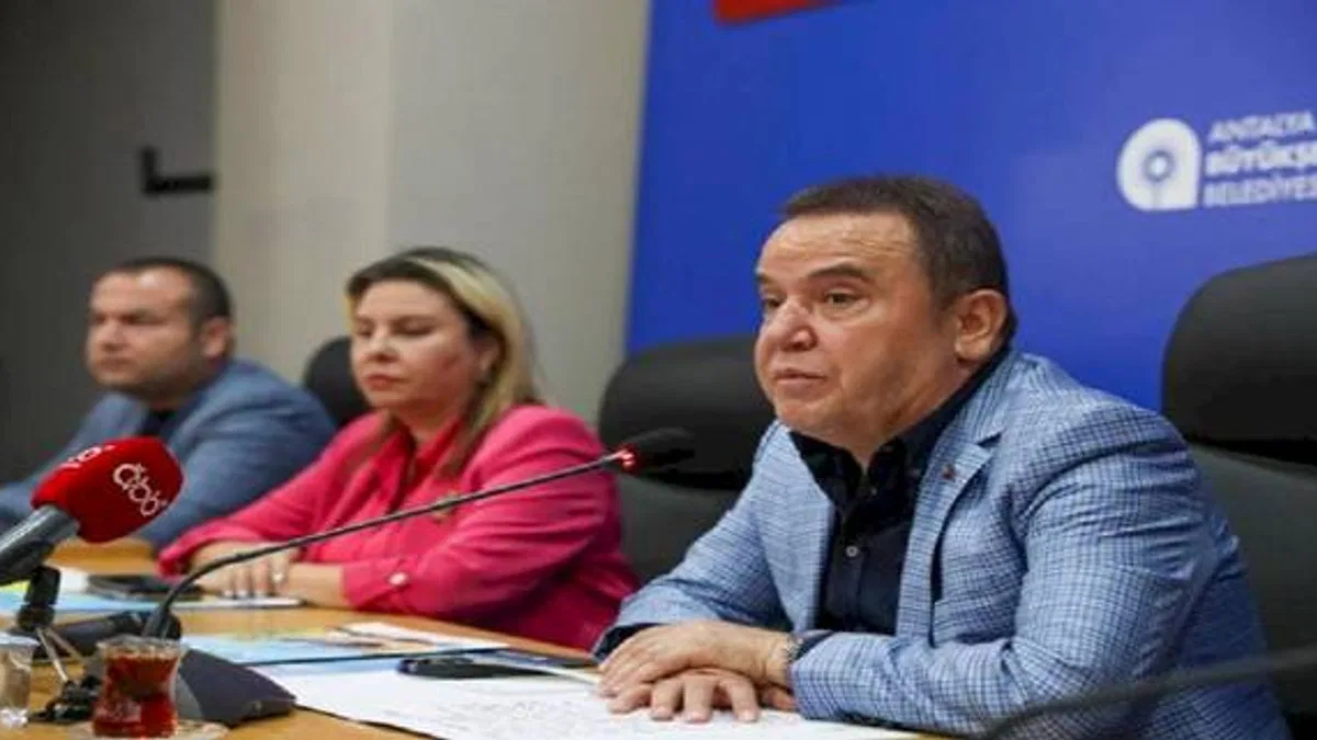 Antalya Büyükşehir'den çiftçilere elektrik desteği