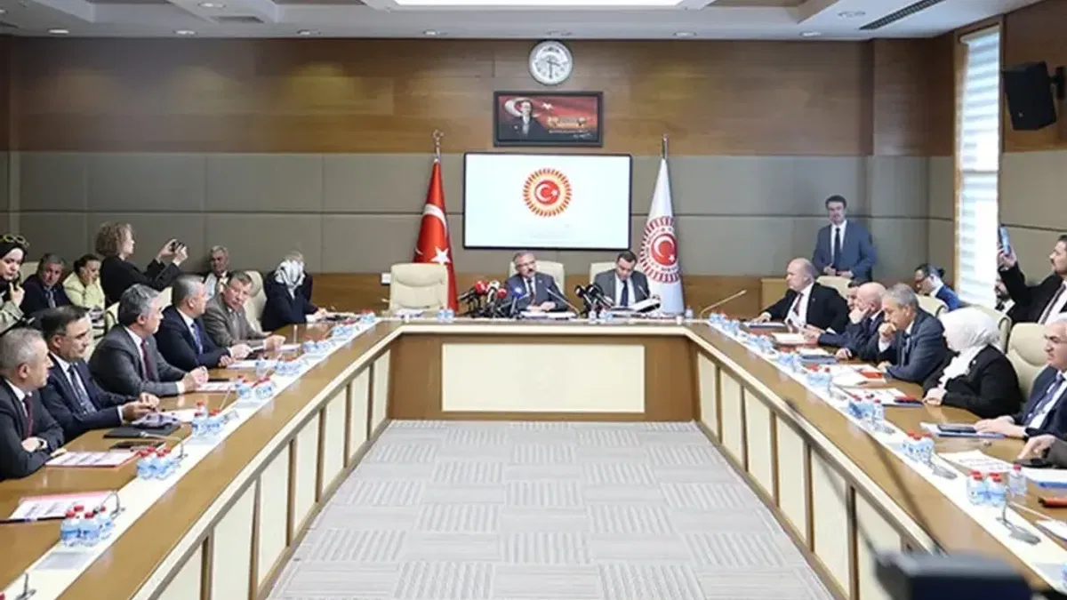 Okul Saldırılarının Nedenlerini Araştırma Komisyonu TBMM'de ilk toplantısını yaptı