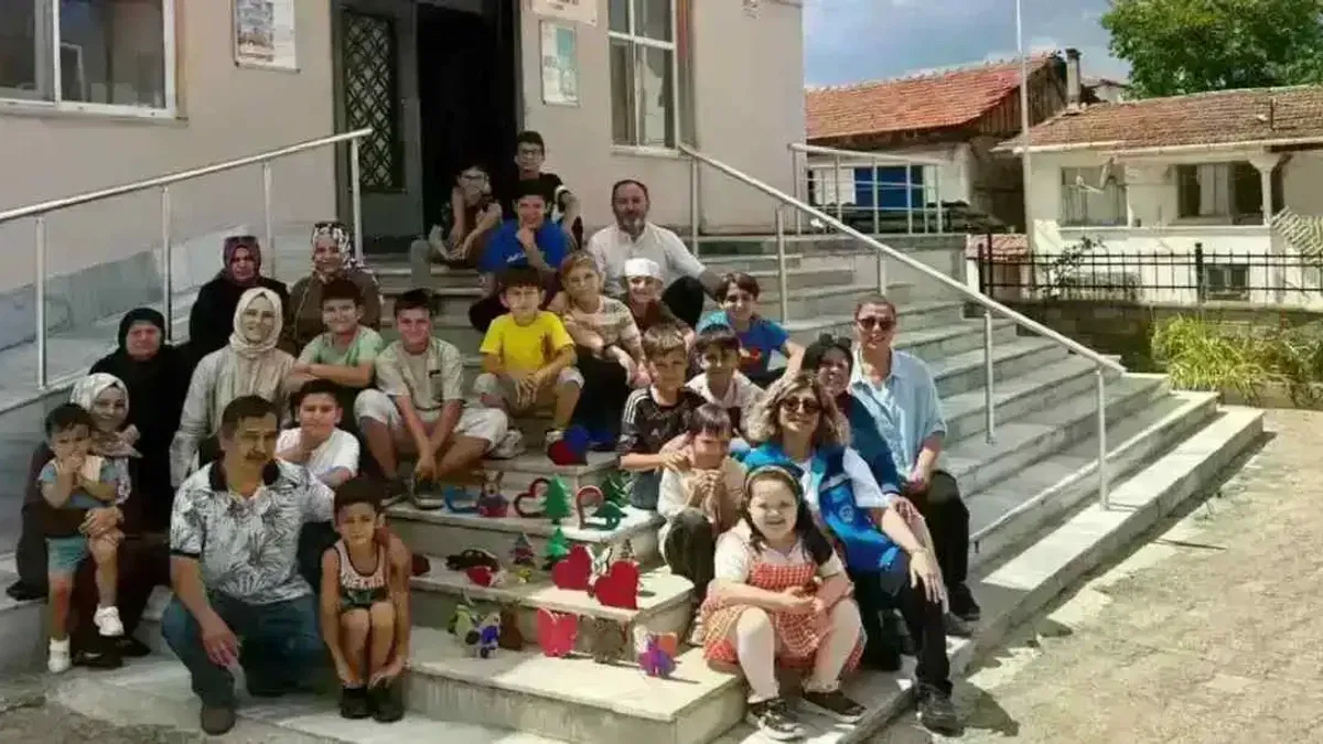 Sakarya'da gezici umut atölyesi mahalle mahalle umut taşıyor