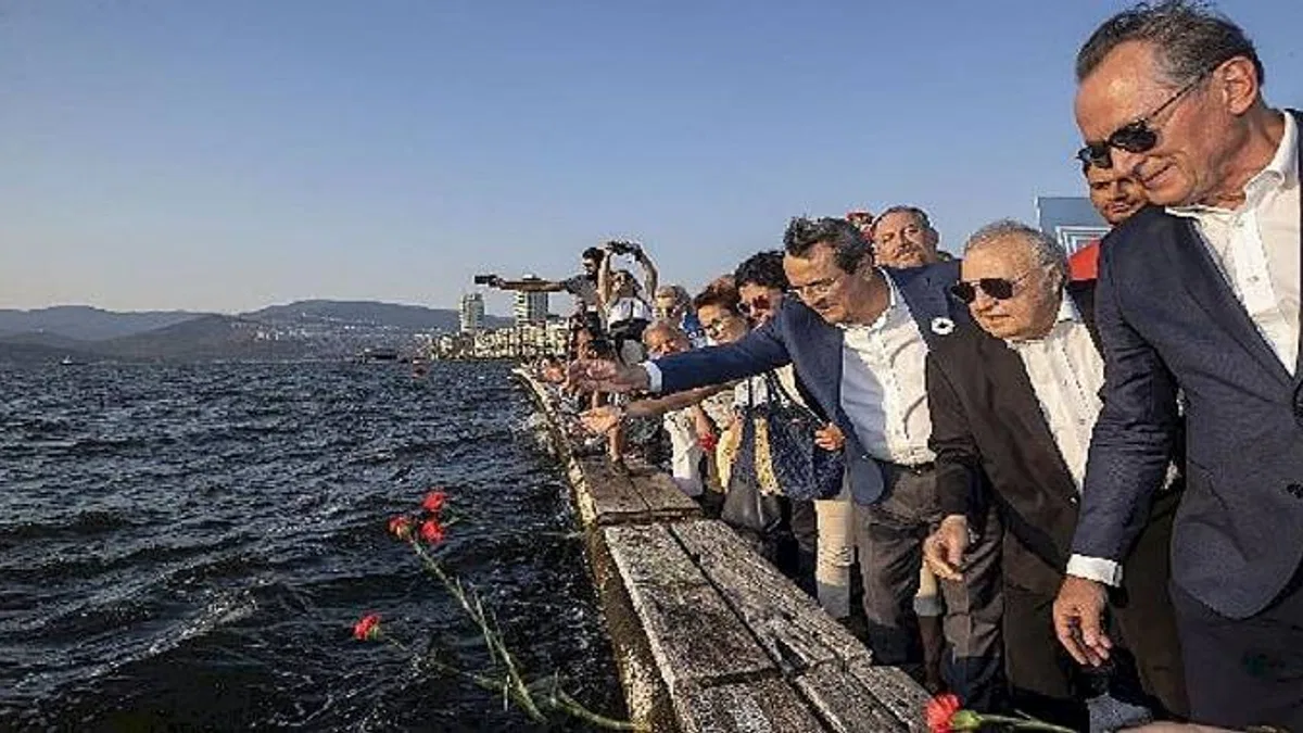 Srebrenitsa Kurbanlarına Konak'ta Hüzünlü Anma