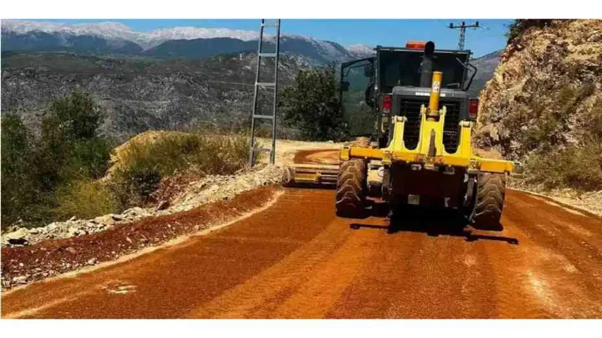 Alanya’nın kırsal yollarında yoğun mesai