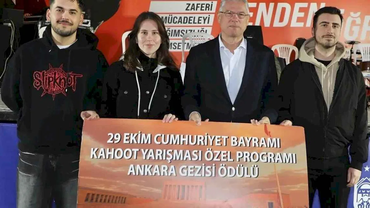 Bursa'da 'Cumhuriyet Tırı' Mudanya'da