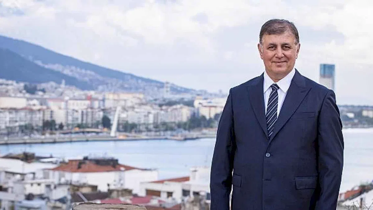 Başkan Tugay'dan İzmirlilere yeni yıl mesajı "2025, projelerimizi bir bir hayata geçireceğimiz yıl olacak"