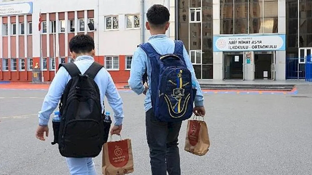 İBB'den 900 bin öğrenciye beslenme desteği