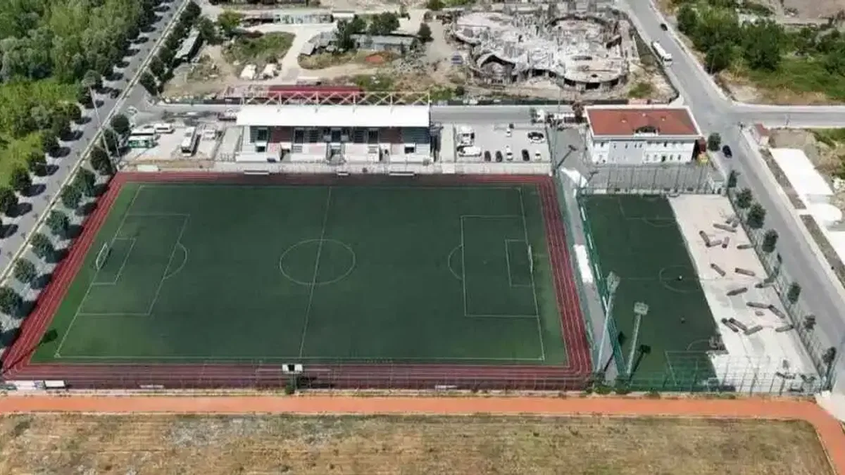 Sakarya'nın en büyük futbol tesisi yenileniyor