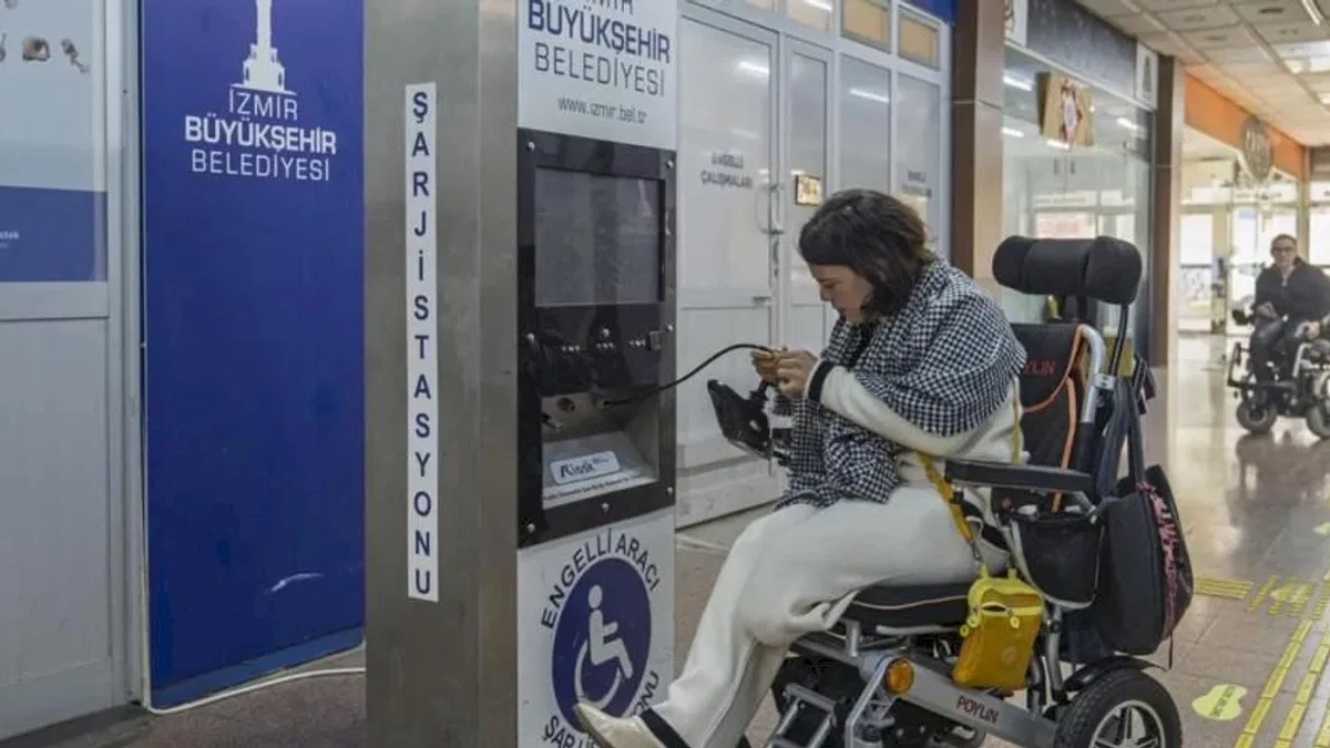 İzmir Büyükşehir’den engelli yurttaşlara 'can simidi' hizmet