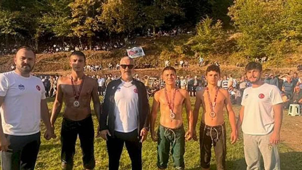 Yiğitlerin sırtı yere gelmedi.
