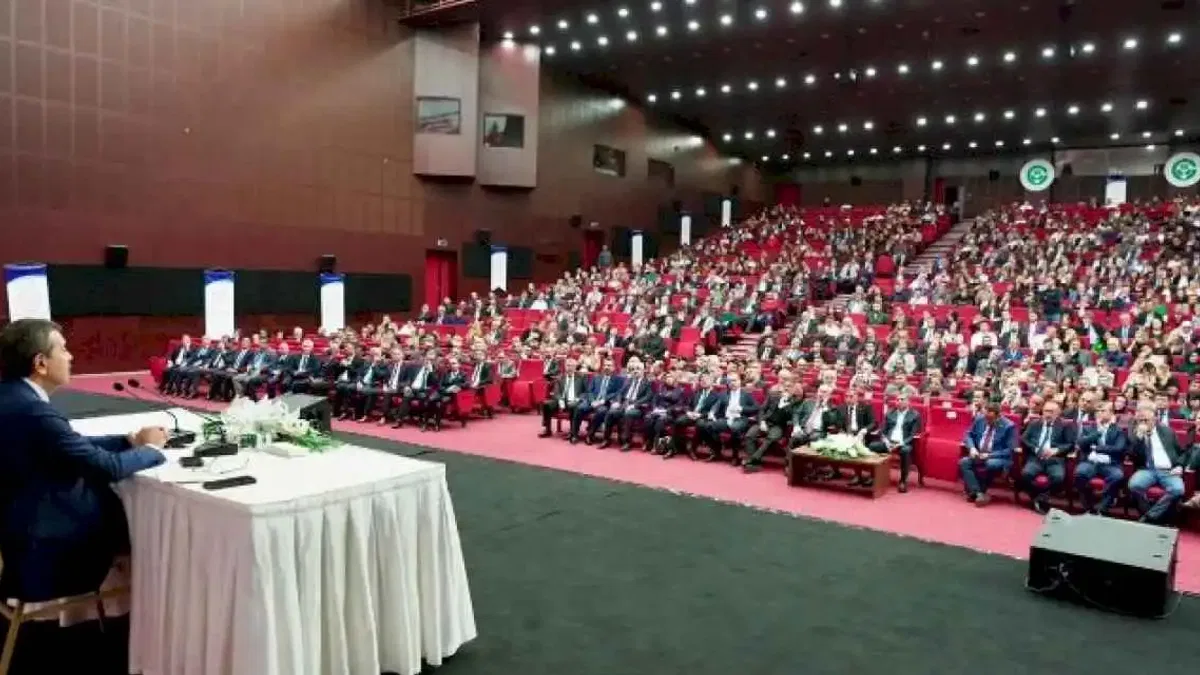 Bakan Tekin'den Adana'da eğitimsel toplantı