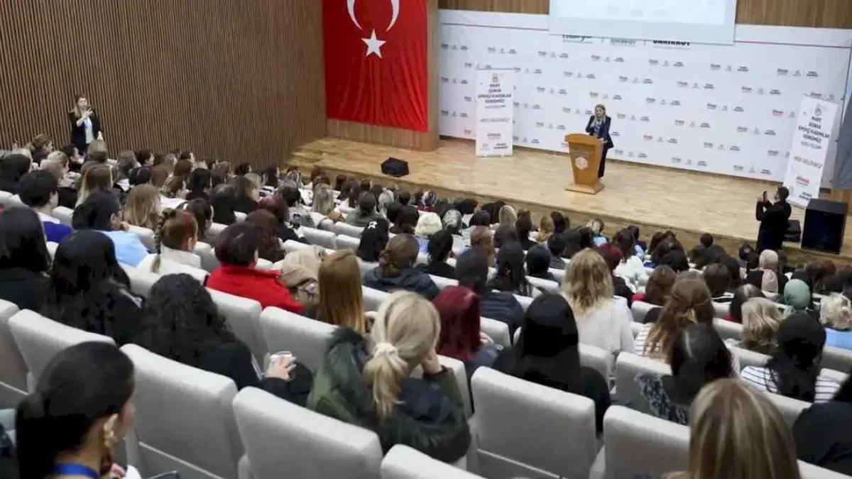 Başkan Ovalıoğlu, kadın çalışanlarla buluştu