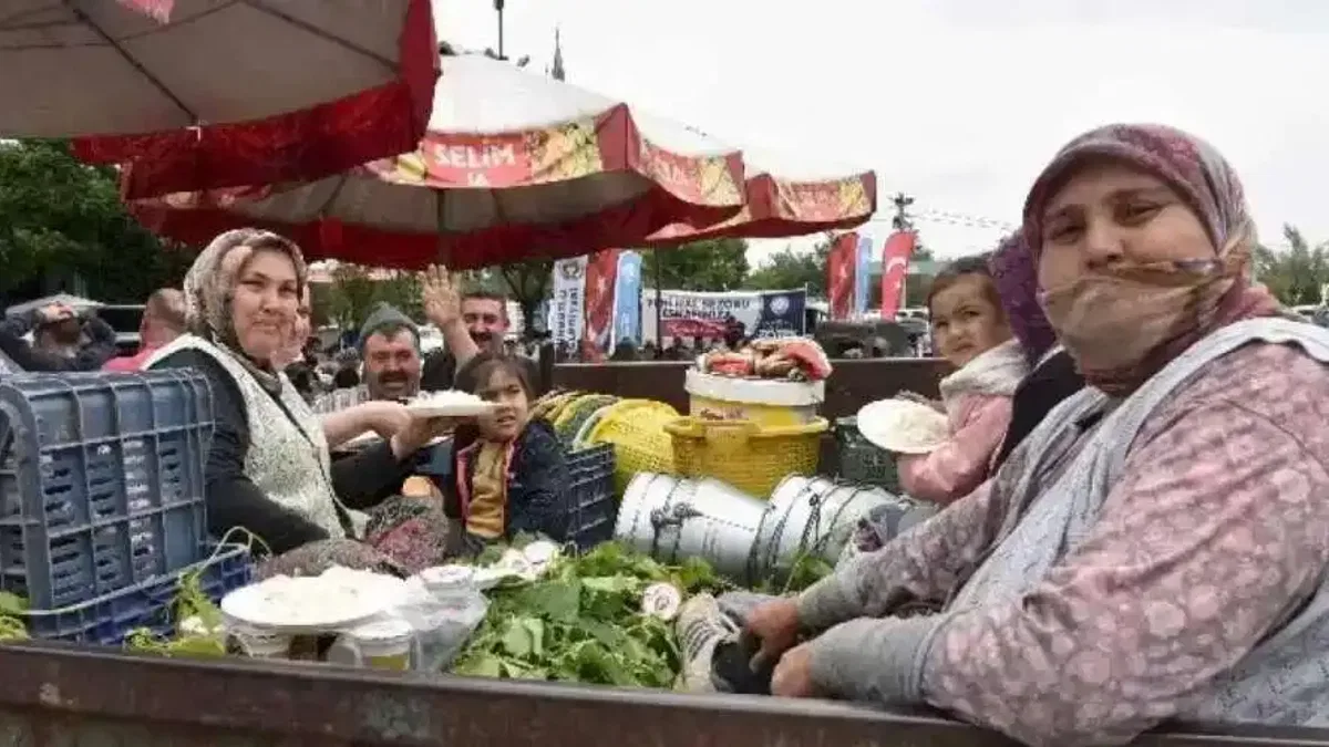 Yeni hal sezonu Turgutlu Sebze ve Meyve Hali’nde dualarla açıldı