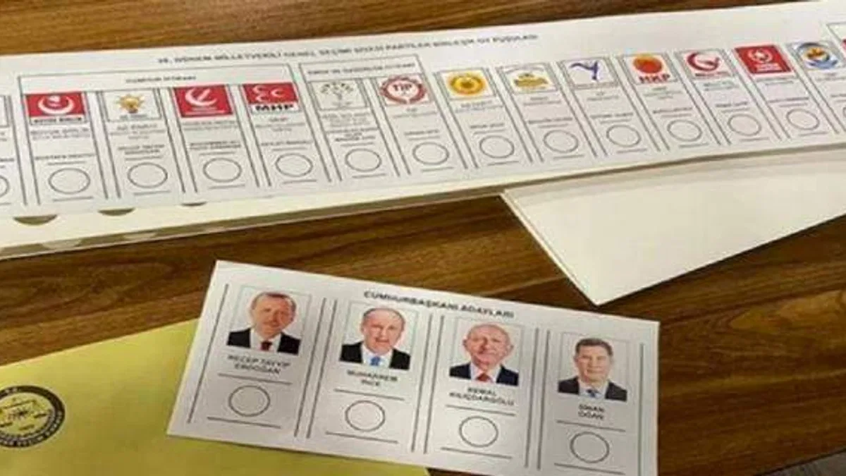 YSK pusulaları basına tanıttı