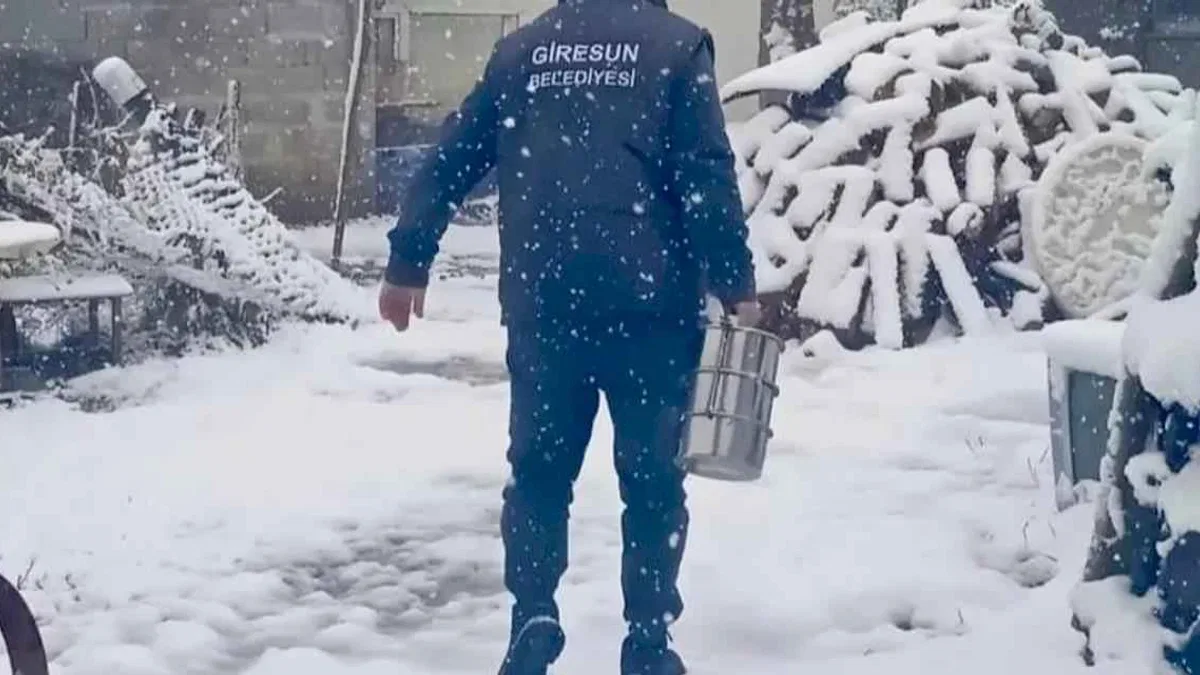 Giresun Belediyesi kış şartlarında da ihtiyaç sahiplerinin yanında! 92 haneye sıcak yemek!