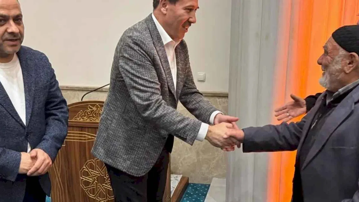 Başkan Kılca Ramazan’ın bereketini vatandaşlarla paylaşıyor