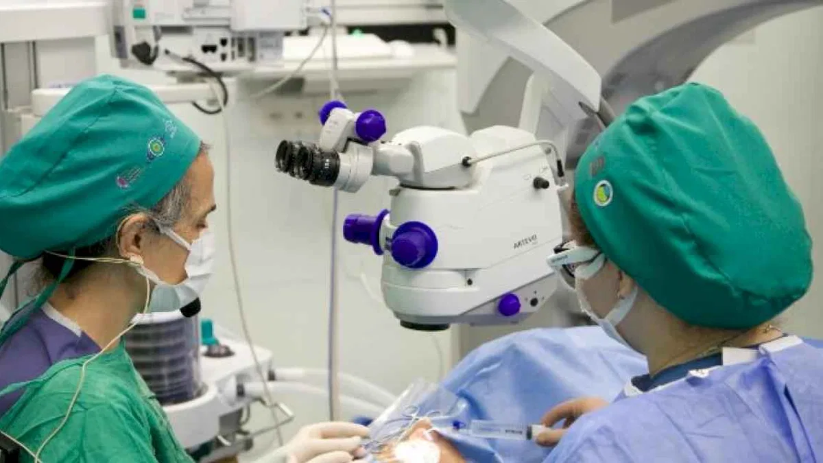 Canlı yayında göz ameliyatı yapacaklar