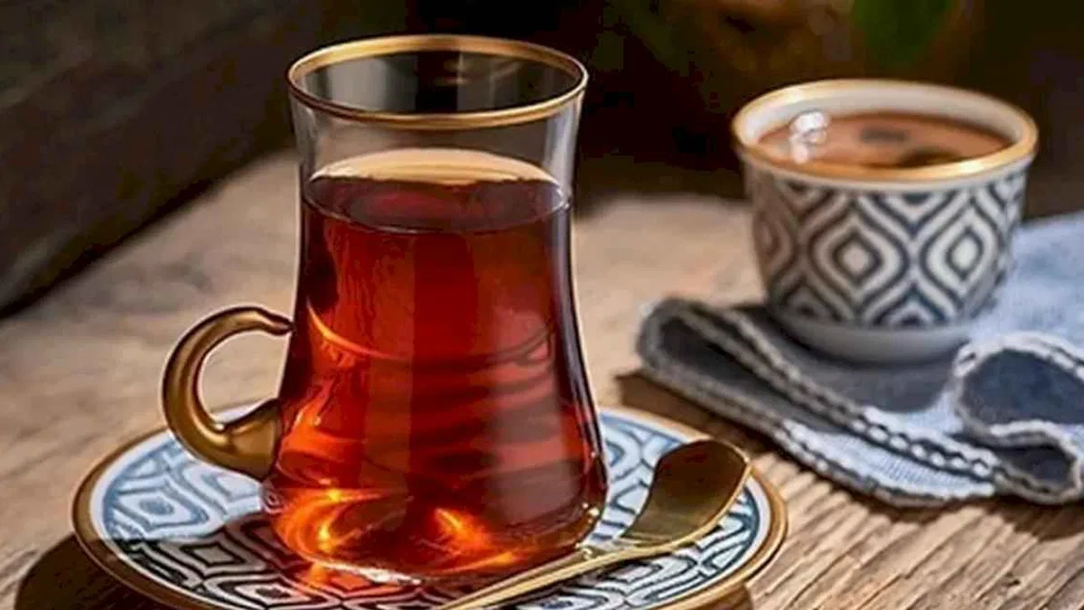 Çayı ve kahveyi şekerli içiyorsanız dikkat!  Sıcak içeceklerdeki dişleri çatlatabilir!