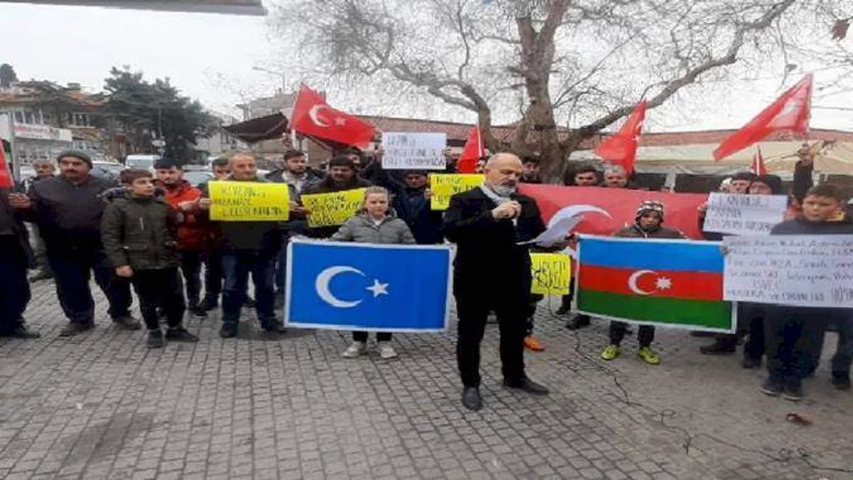 Kutsal saygısızlığa Mudanya'dan Paludan’ı yakarak tepki gösterdiler