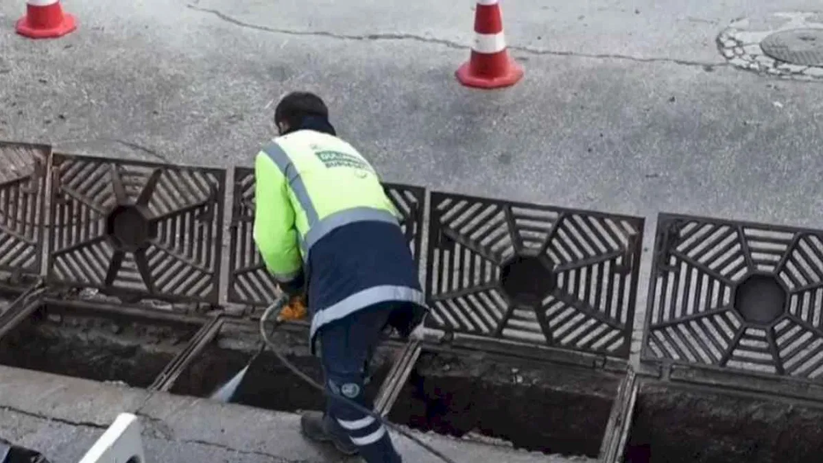Bursa Büyükşehir’den taşkın risklerine karşı ızgara temizliği