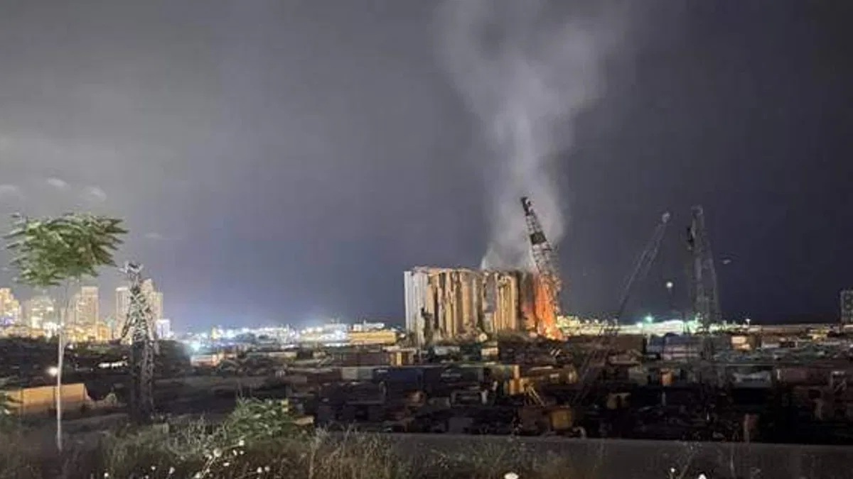 Lübnan'da büyük liman patlamasının sembolü silo, yangın nedeniyle yıkılma riski taşıyor