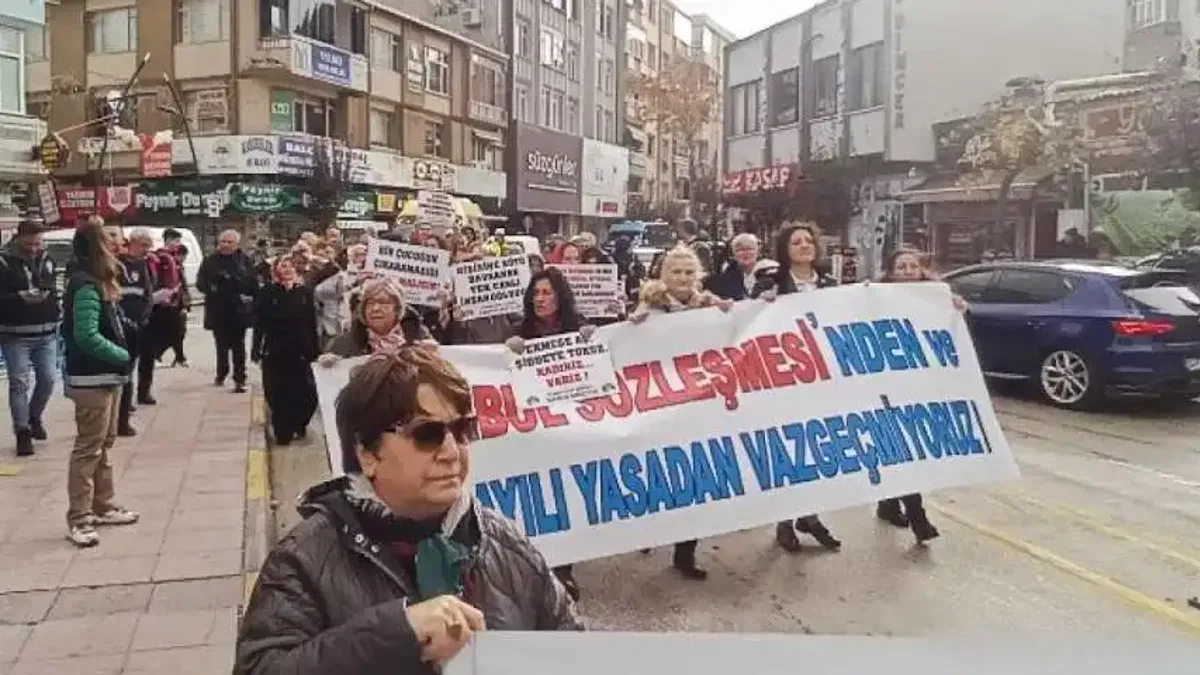 Keşanlı kadınlar 'şiddete karşı' yürüdü