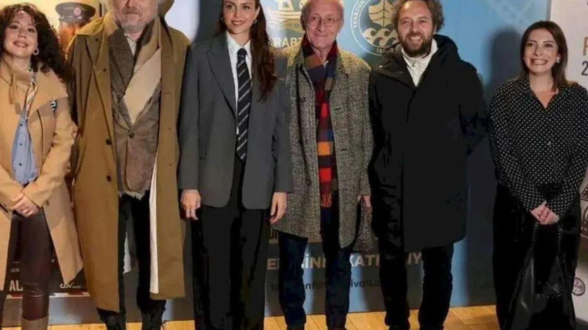 Trabzon'da 'Bak Postacı Geliyor' filmine yoğun ilgi