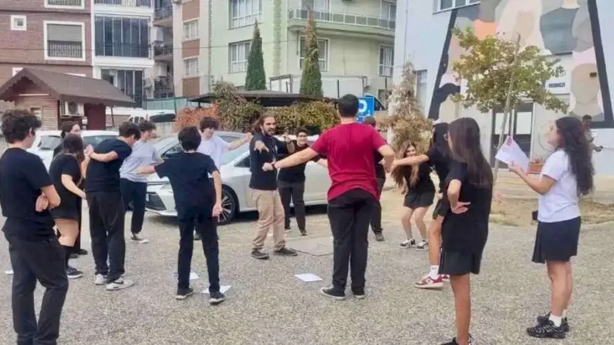 İzmir'de liselilerden farkındalık çalışması