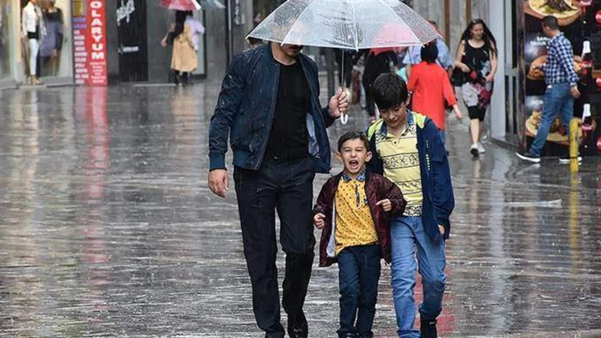 Meteorolojiden Orta ve Doğu Karadeniz kıyıları için kuvvetli sağanak uyarısı