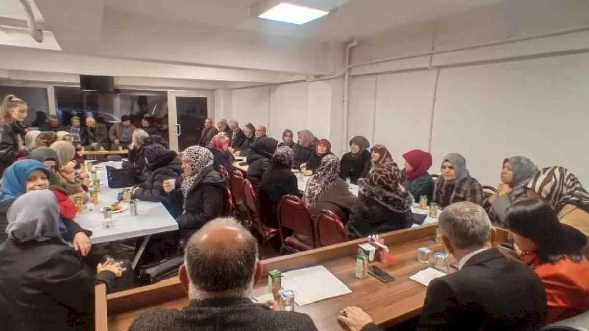 AK Parti Pazaryeri A takımı parti üyelerine tanıtıldı