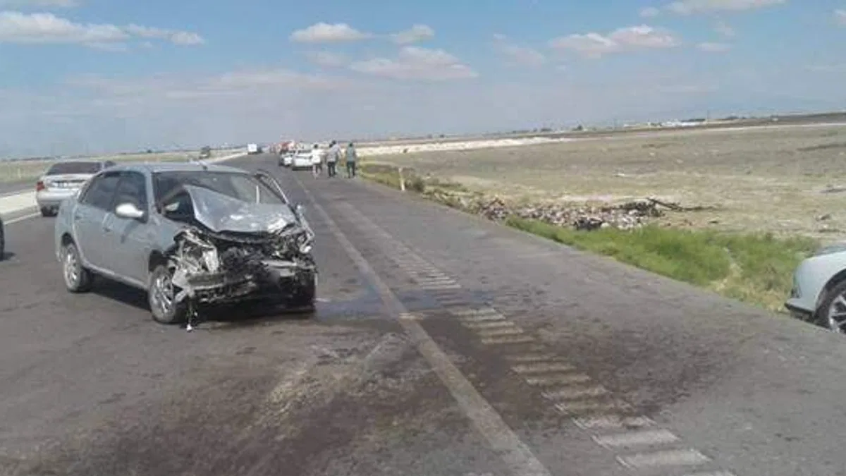 Aksaray'da otomobilin park halindeki otomobile çarptığı kazada 1 bebek öldü, 3 kişi yaralandı