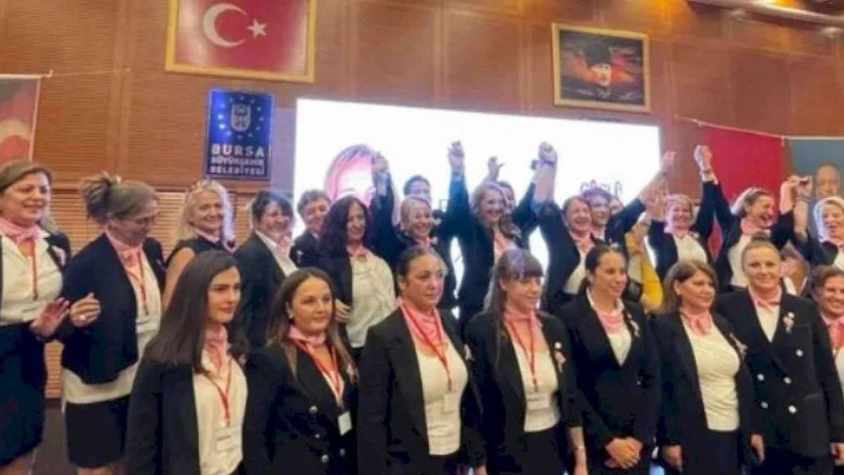 CHP Bursa İl Kadın Kolları Kongresi Merinos AKKM'de yapıldı