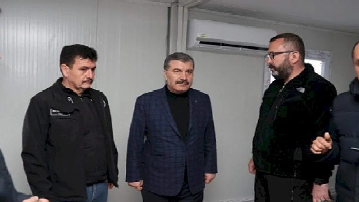 Sağlık Bakanı Koca, Defne'deki Kocaeli Büyükşehir Hastanesi'ni inceledi