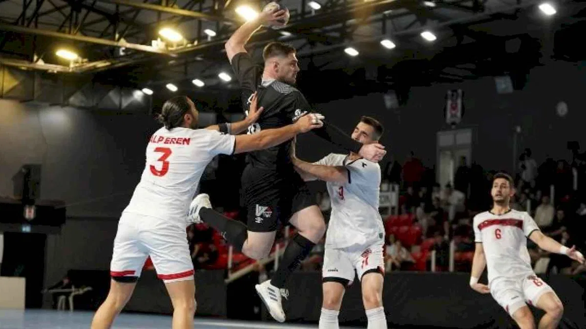 Hentbolda Beşiktaş Safi Çimento ve Sakarya BBSK, Final Turu'nda