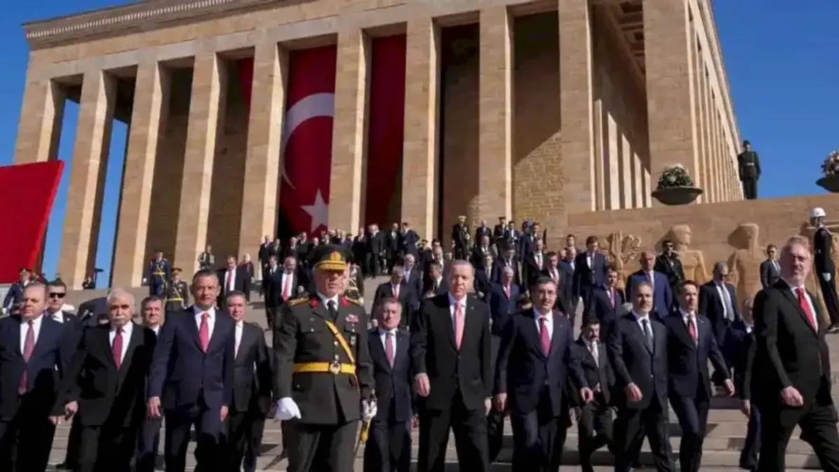 Devlet erkânı Anıtkabir’de