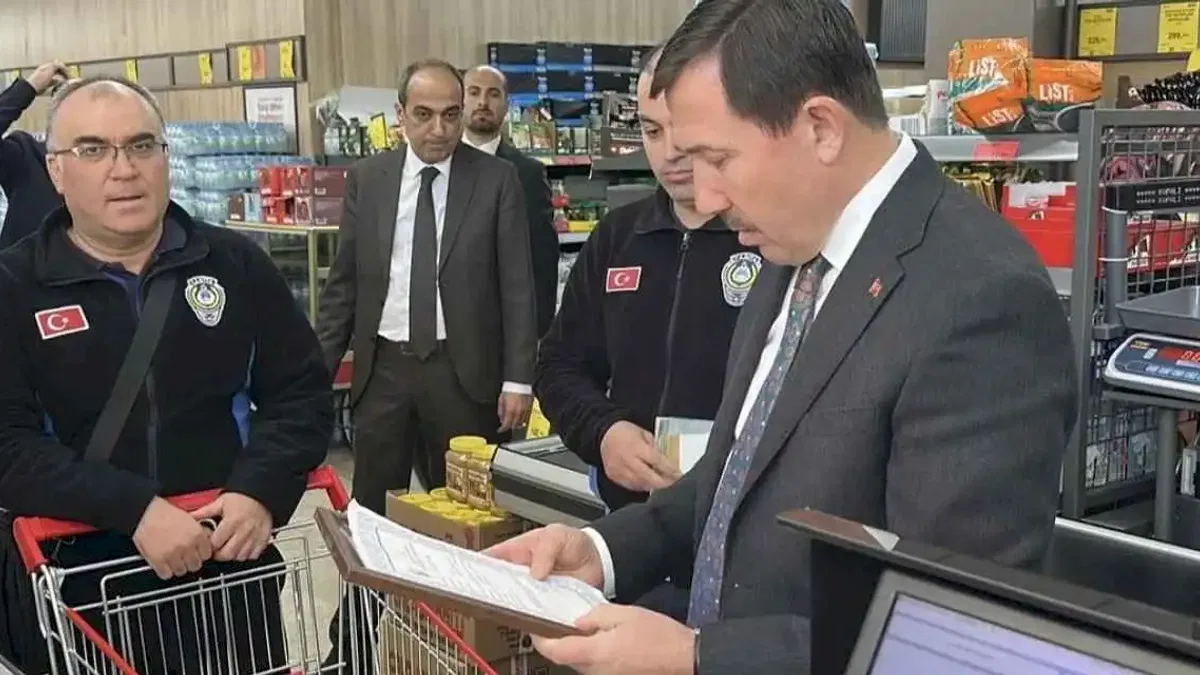 Konya Karatay'da zabıta ekipleri Başkan Kılca ile denetimde