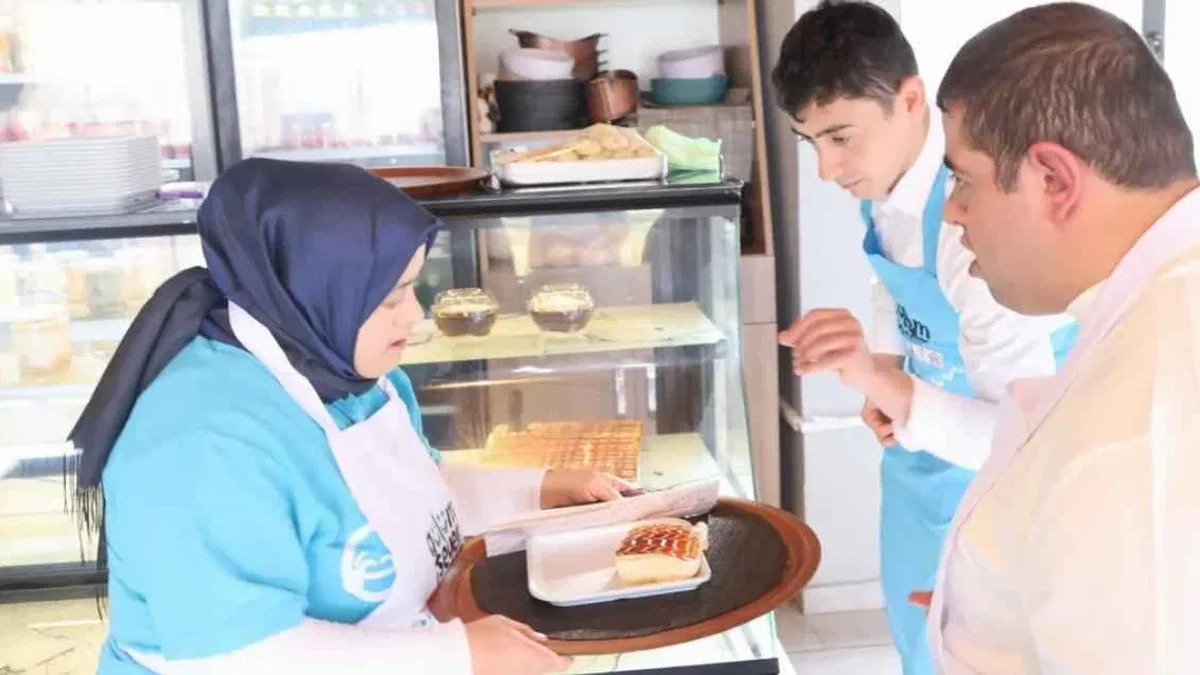 Erzurum’da Gülümseyen Kafe özel bireylerin üretim adresi oldu