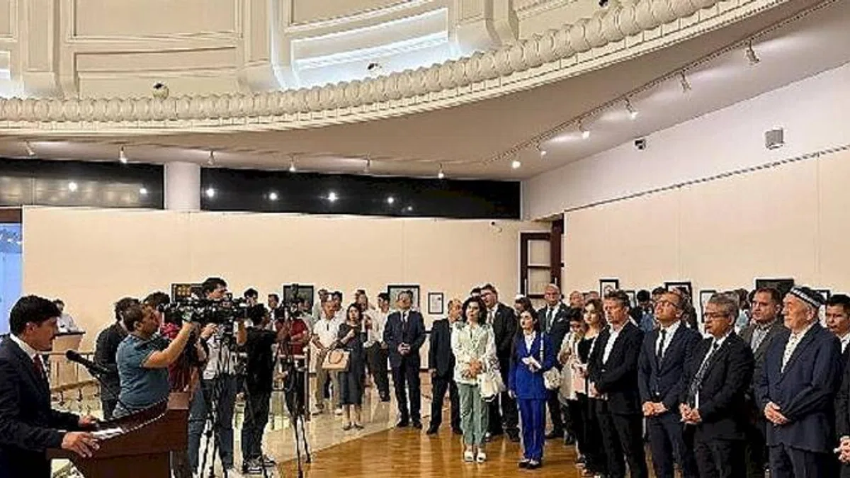 Hat Eserleri Sergisi Gönül Coğrafyalarımızdan Özbekistan ile Buluştu