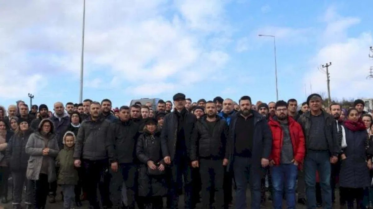 İzmit Belediyesi konut mağdurlarının yanında